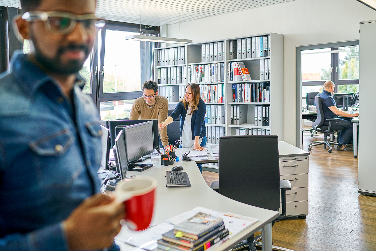 Mitarbeiter-Taube-Goerz_büro